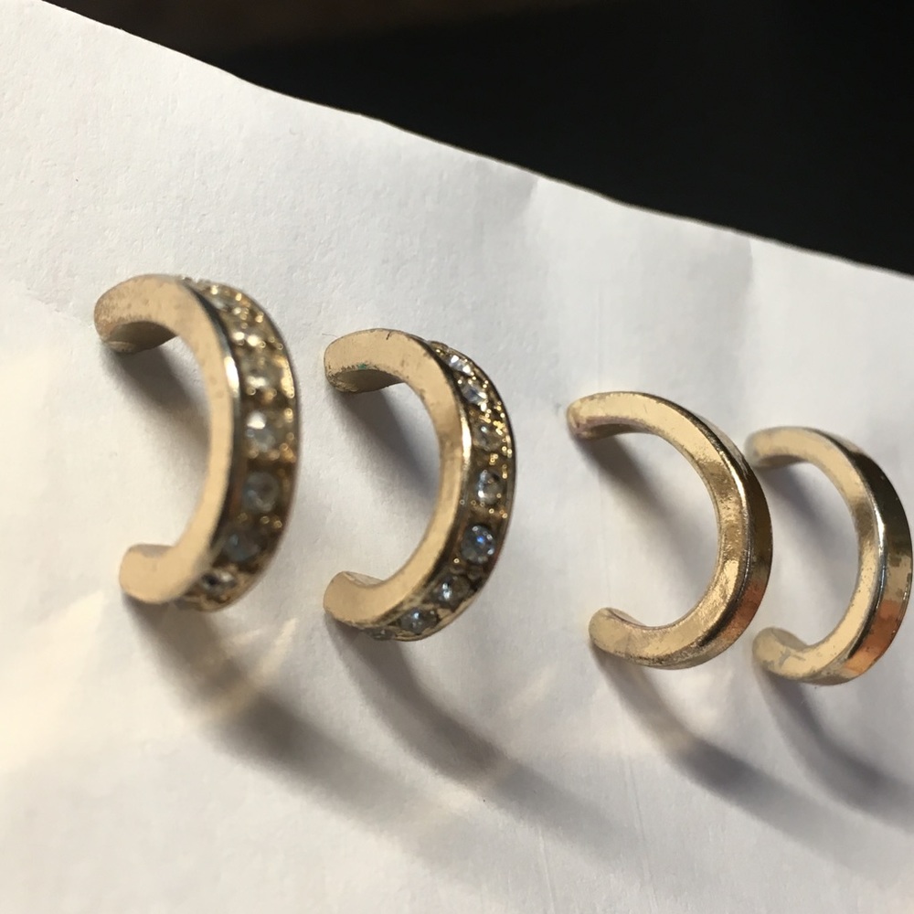 Gold earring set